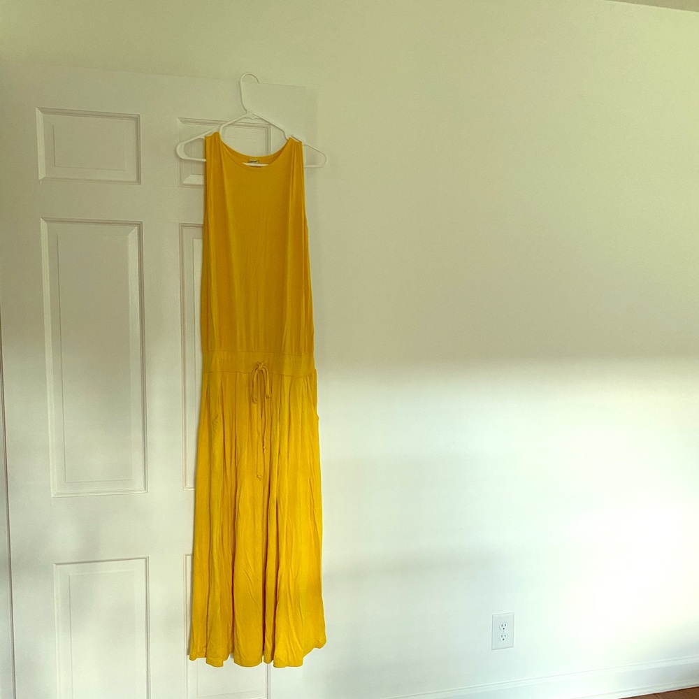 Yellow maxi dress, with pockets!